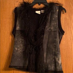 Kenji vest-real fur front ribbed sweater in back